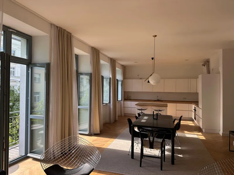 Elegant and Spacious 4-Room Family Apartment with Two Balconies and Two Bathrooms — photo 1